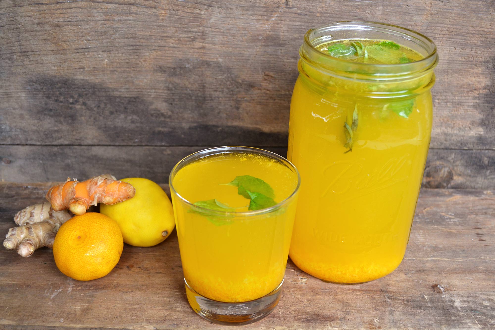 Refreshing Turmeric Tonic